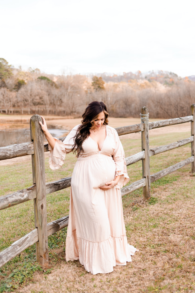 Outdoor maternity session | Alabama maternity photographer