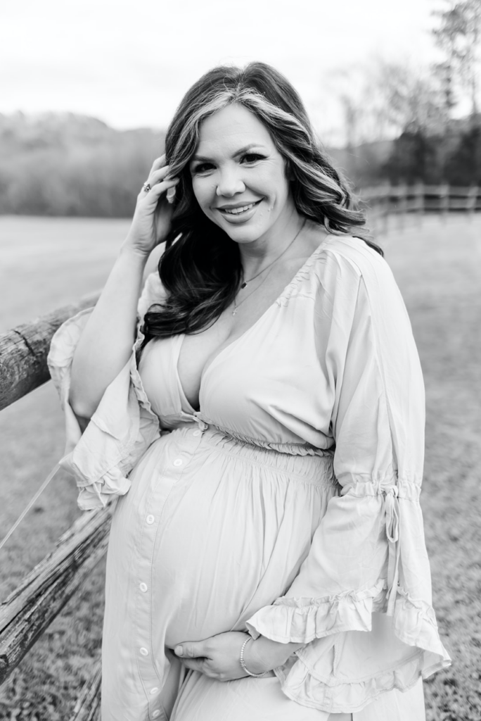 Outdoor maternity session | Alabama maternity photographer