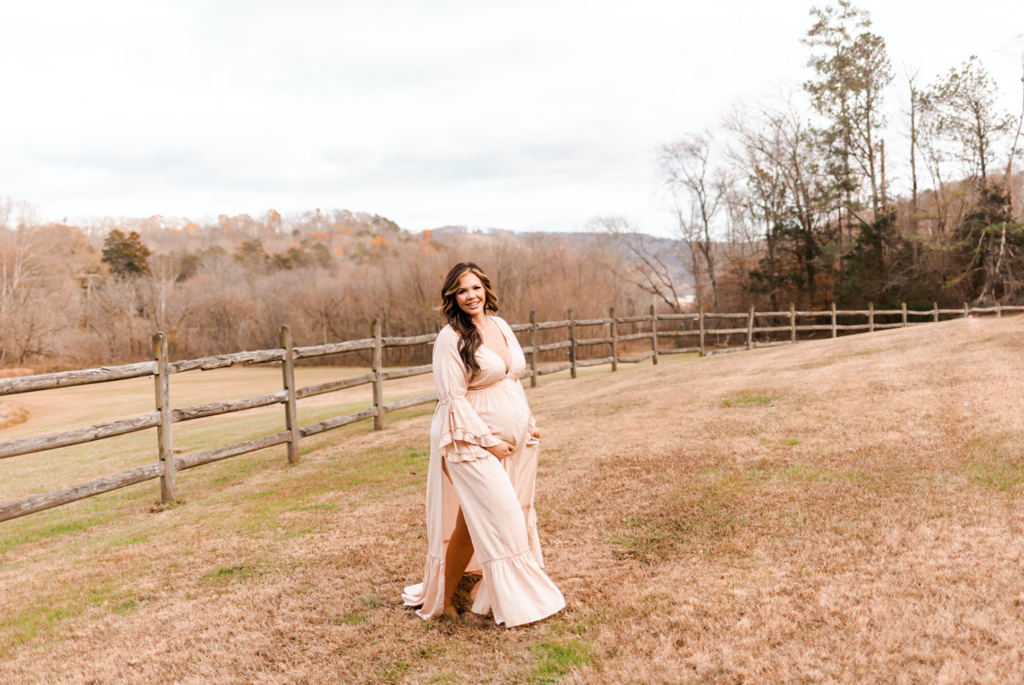 Outdoor maternity session | Alabama maternity photographer