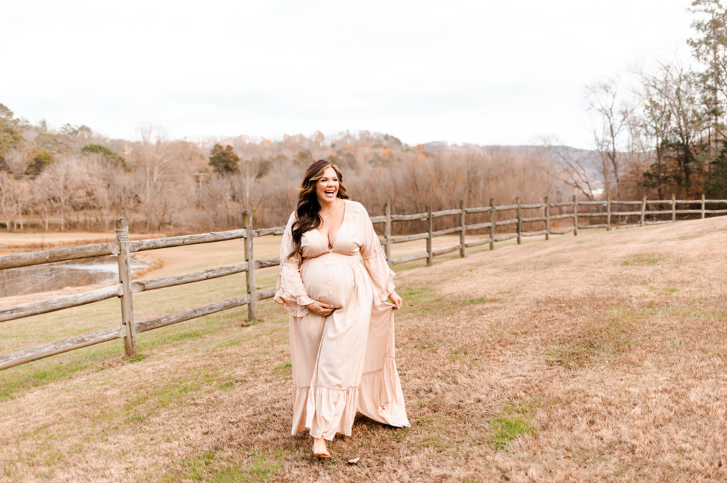 Outdoor maternity session | Alabama maternity photographer