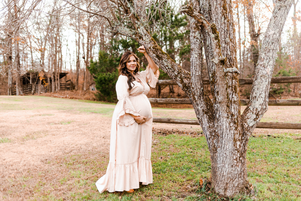 Outdoor maternity session | Alabama maternity photographer