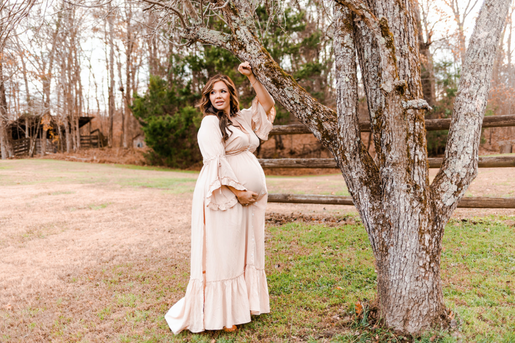 Outdoor maternity session | Alabama maternity photographer