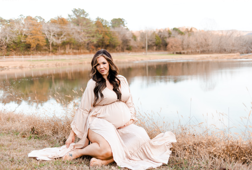 Outdoor maternity session | Alabama maternity photographer