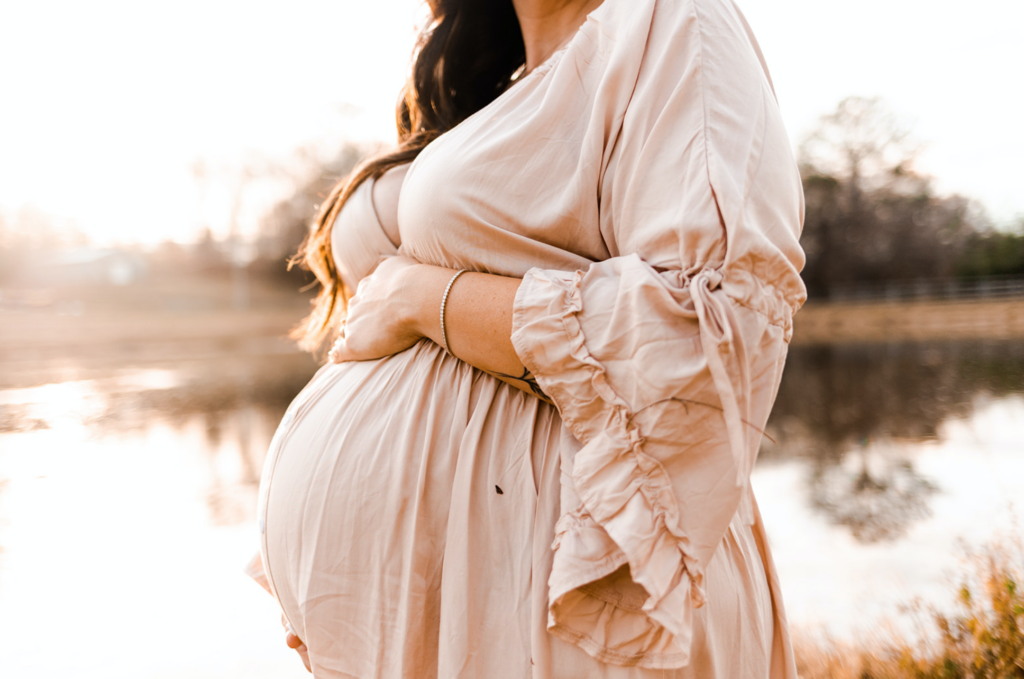 Outdoor maternity session | Alabama maternity photographer