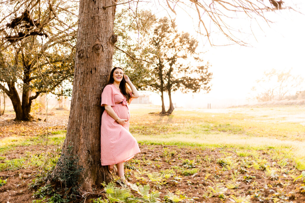 Maternity photoshoot poses for pregnancy pictures | Northwest Georgia maternity photographer