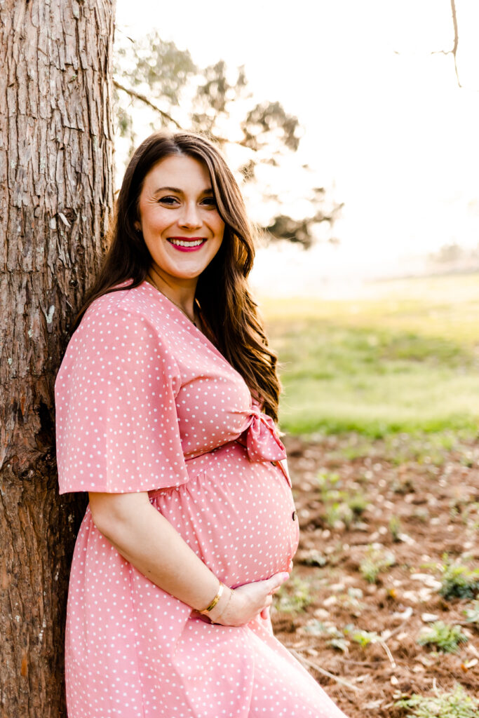 Maternity photoshoot poses for pregnancy pictures | Northwest Georgia maternity photographer