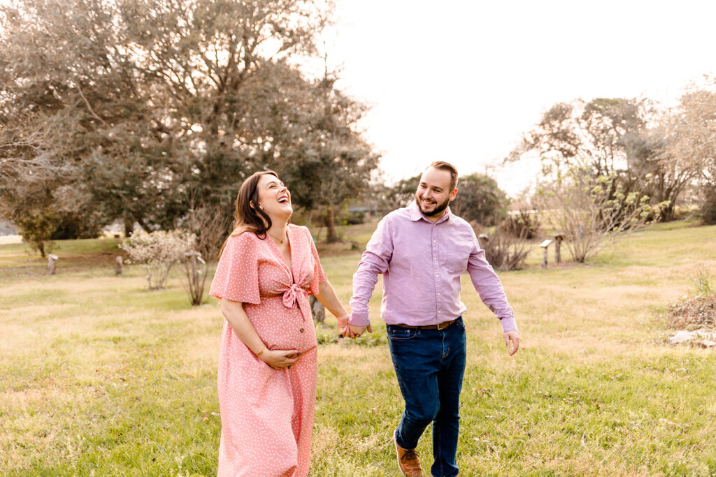 Maternity photoshoot poses for pregnancy pictures | Northwest Georgia maternity photographer