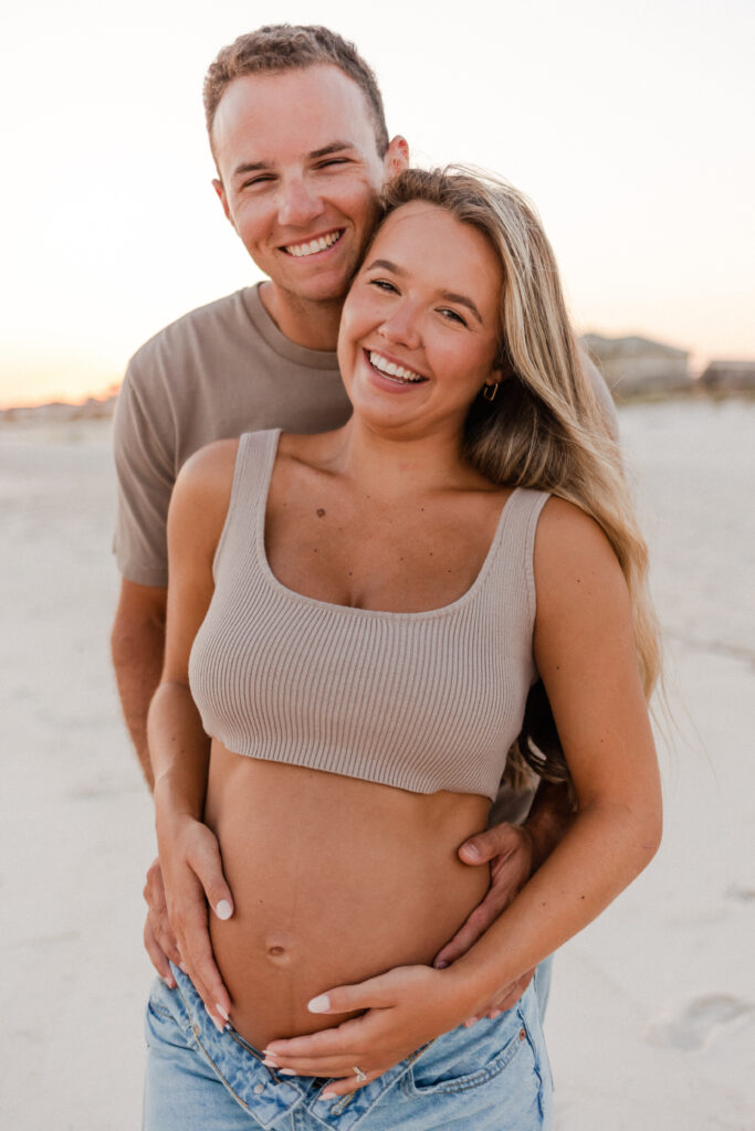 Maternity photoshoot poses for pregnancy pictures | Northwest Georgia maternity photographer