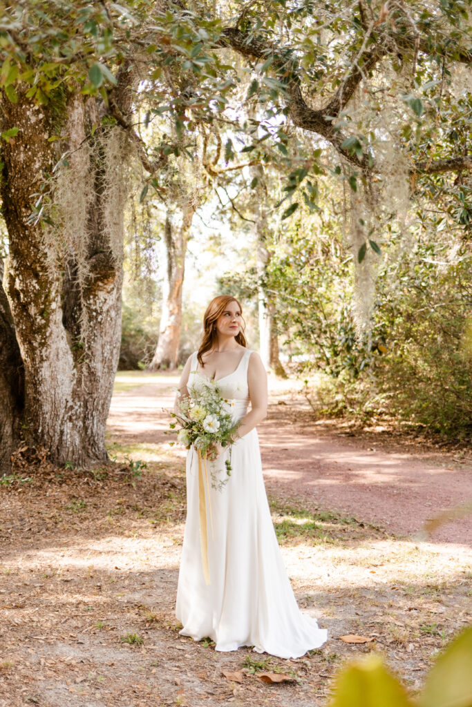 classic portrait bridal pose idea