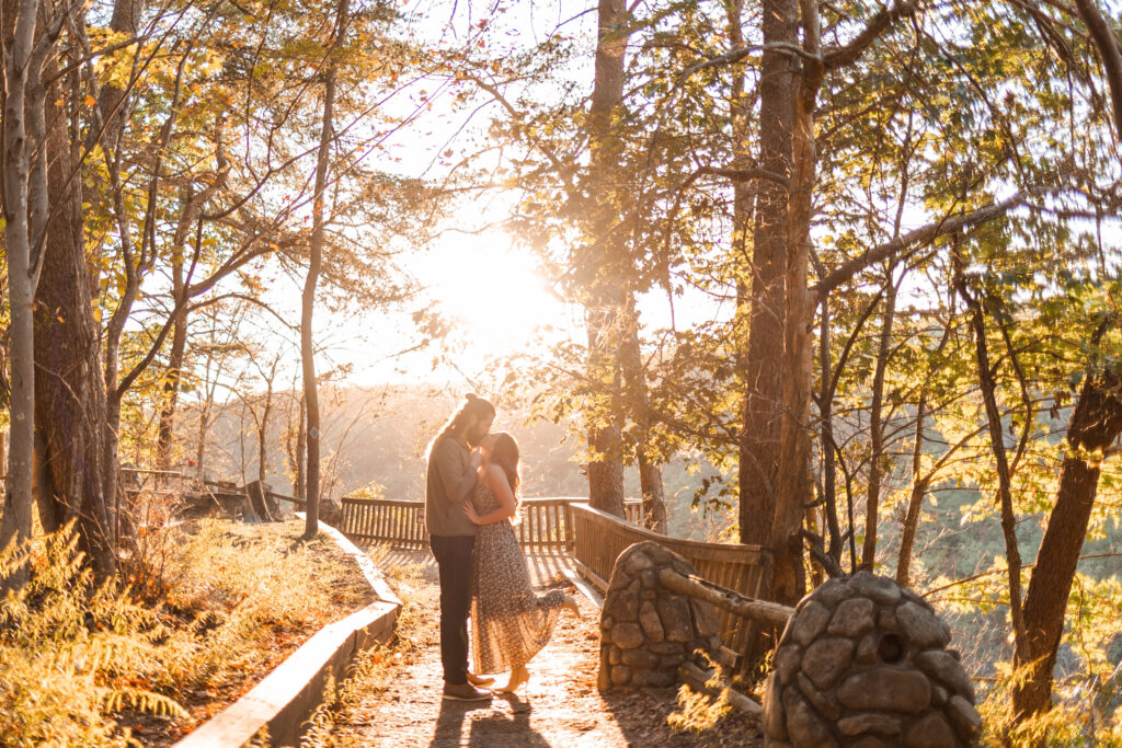 Cloudland Canyon overlook adventure couple session | Georgia couple photographer