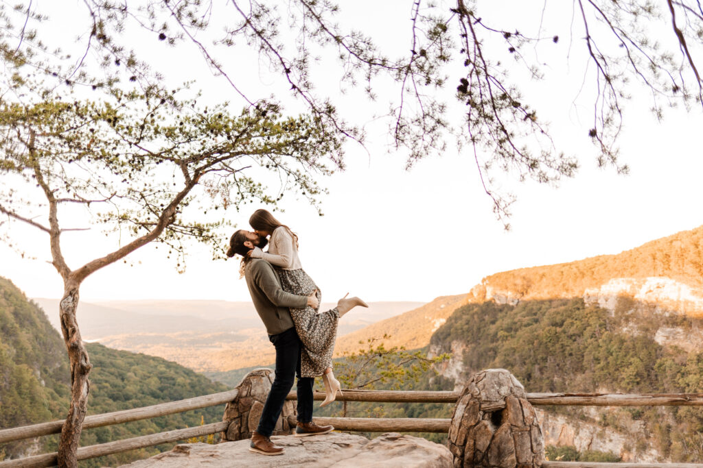 Cloudland Canyon overlook adventure couple session | Georgia couple photographer