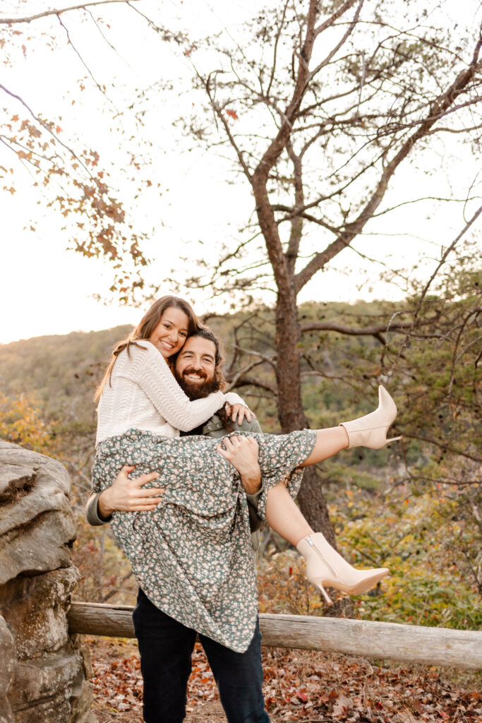 Cloudland Canyon overlook adventure couple session | Georgia couple photographer