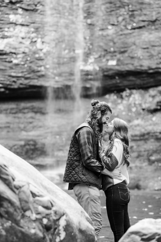 Cloudland Canyon adventure couple session | Georgia couple photographer