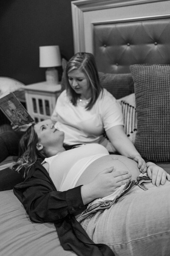 Maternity photoshoot poses for pregnancy pictures | Northwest Georgia maternity photographer