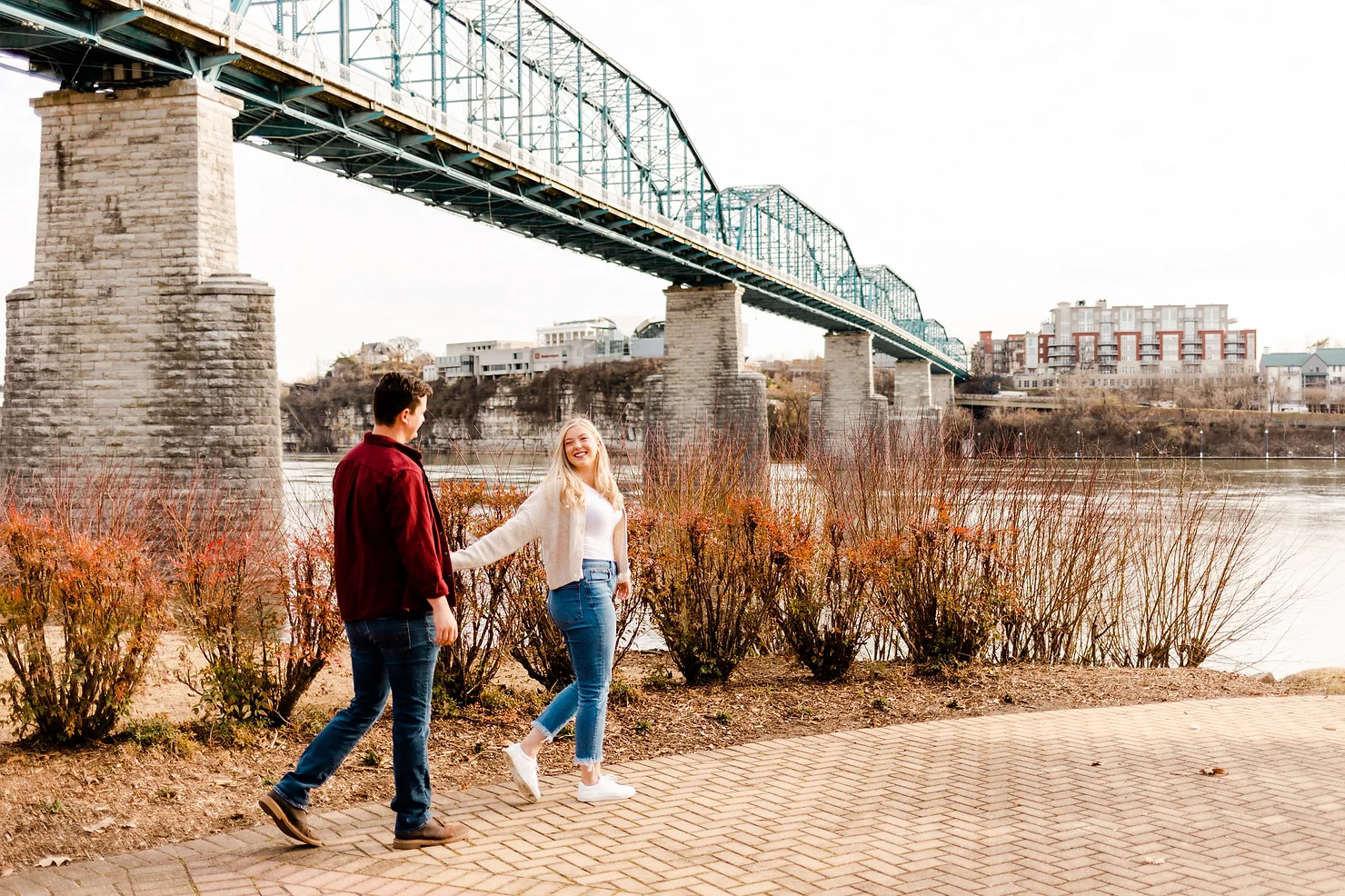 Downtown Chattanooga photo spots | Tennessee family, couple, and wedding photographer