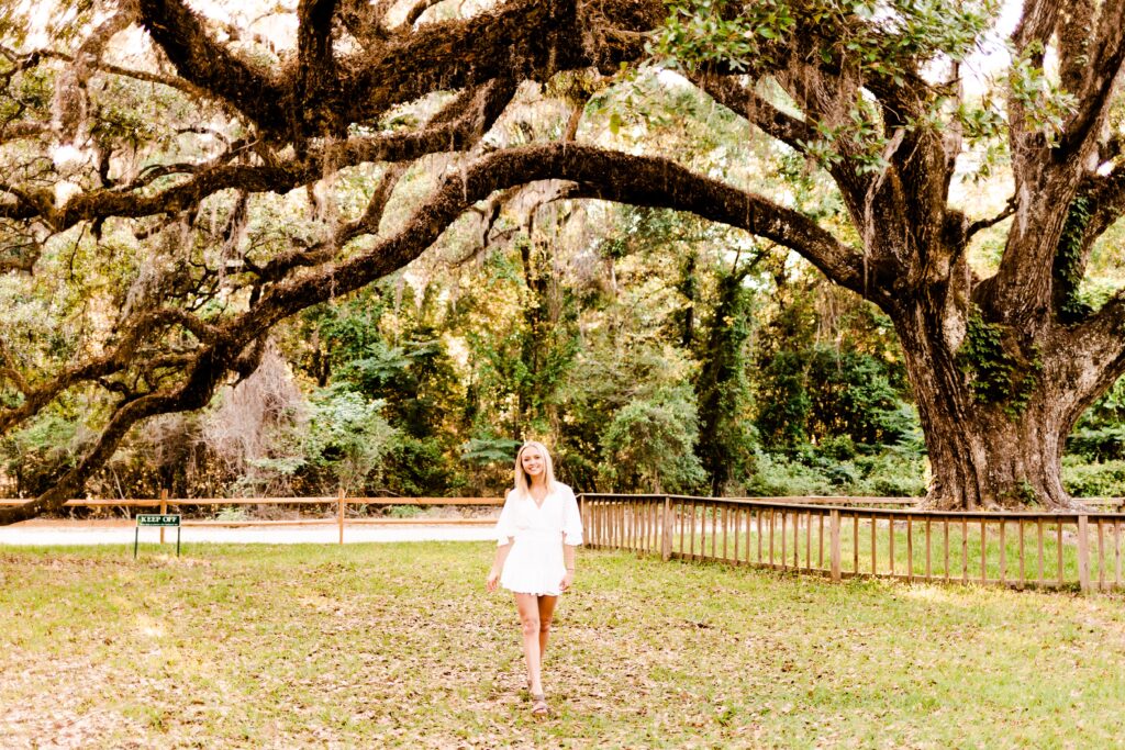 Senior picture poses | Alabama, Tennessee, and North Georgia photographer