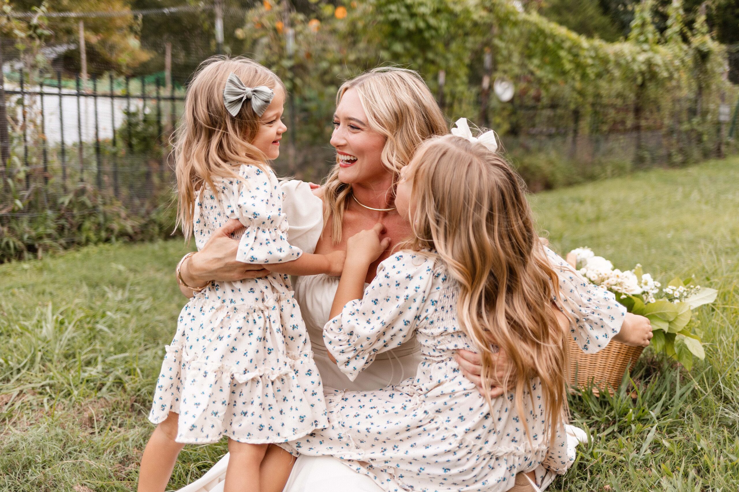 Color schemes for family photos | North Alabama, Georgia, and Tennessee photographer