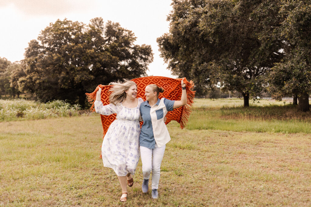 Outdoor summer engagement session | Alabama engagement photographer