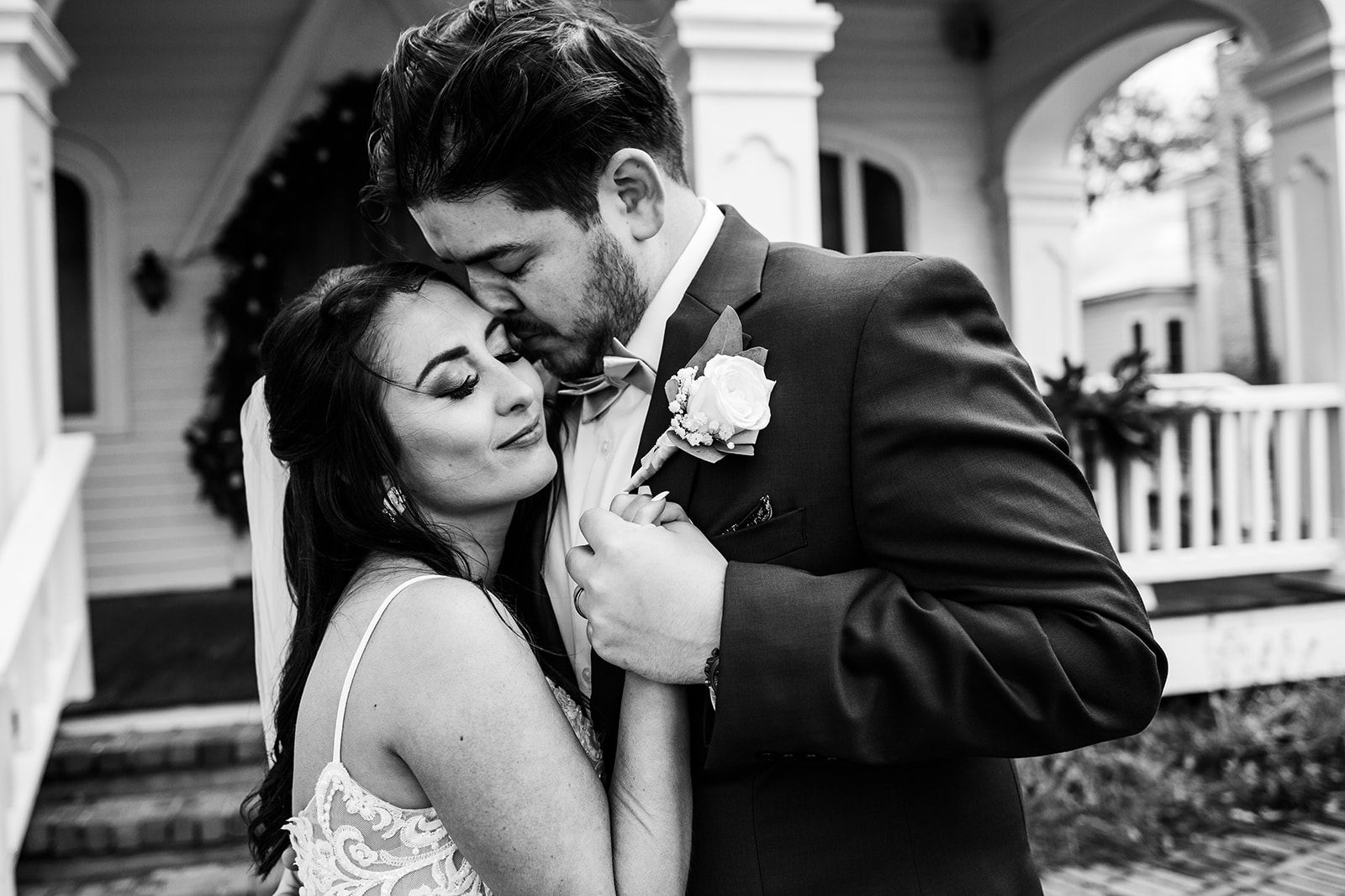 Intimate bayfront wedding | North Alabama, Georgia, and Tennessee photographer