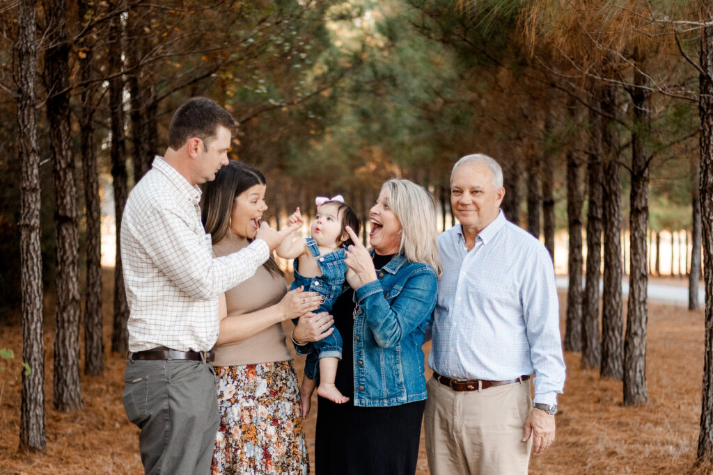 Festive at-home family session | North Alabama, Georgia, and Tennessee photographer