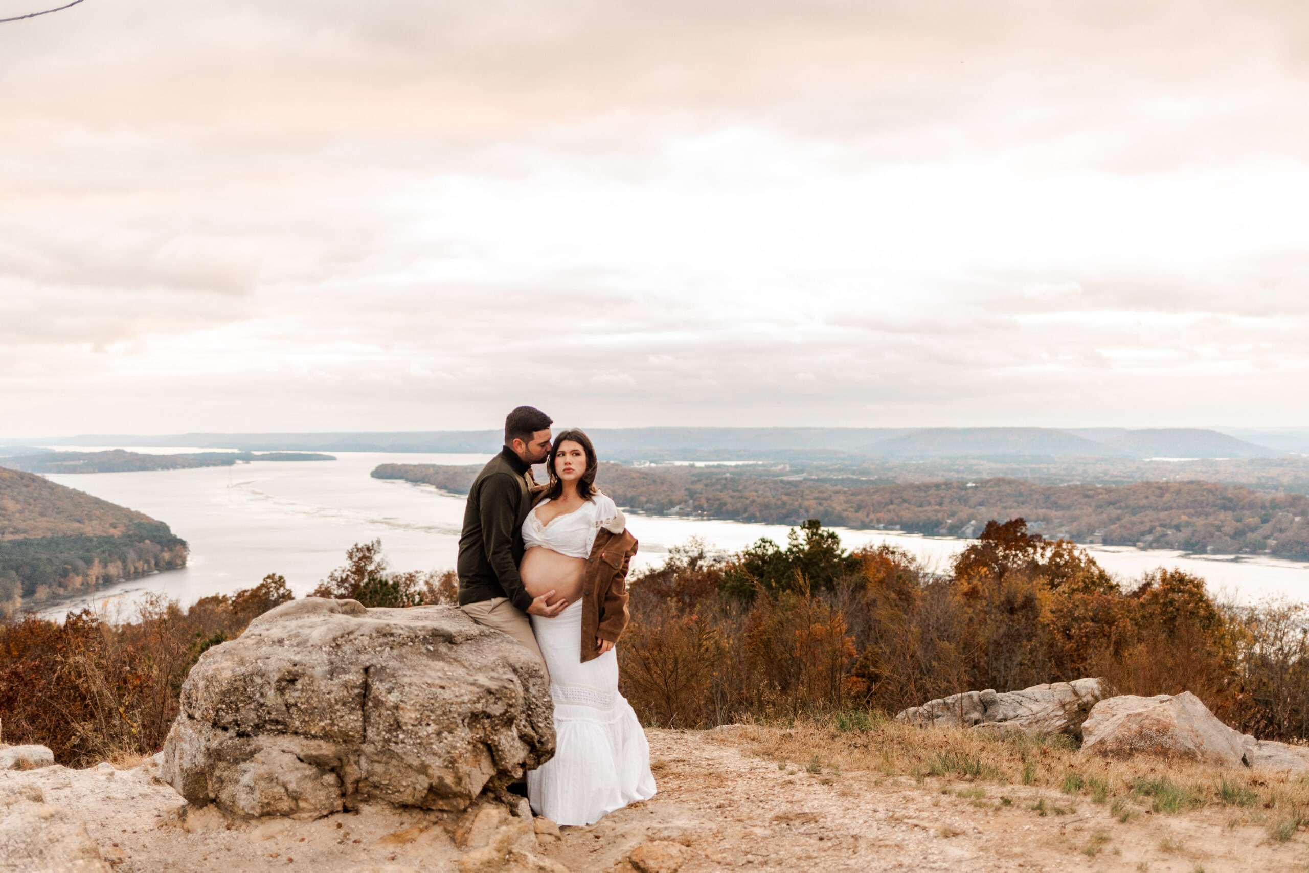 Wuthering Heights-inspired Maternity Session | North Alabama, Georgia, and Tennessee photographer