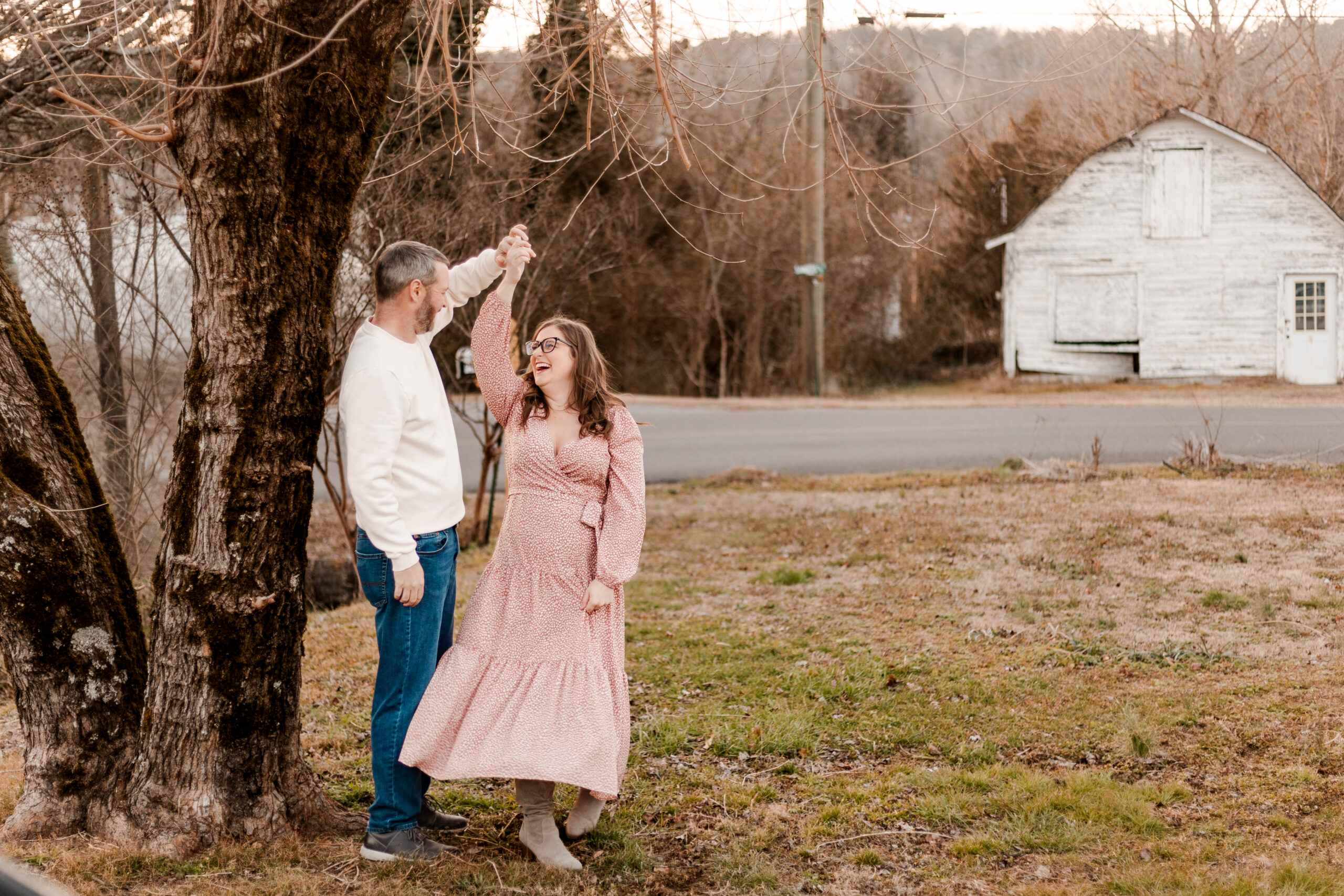 Fort Payne Farmhouse engagement session | North Alabama, Georgia, and Tennessee photographer