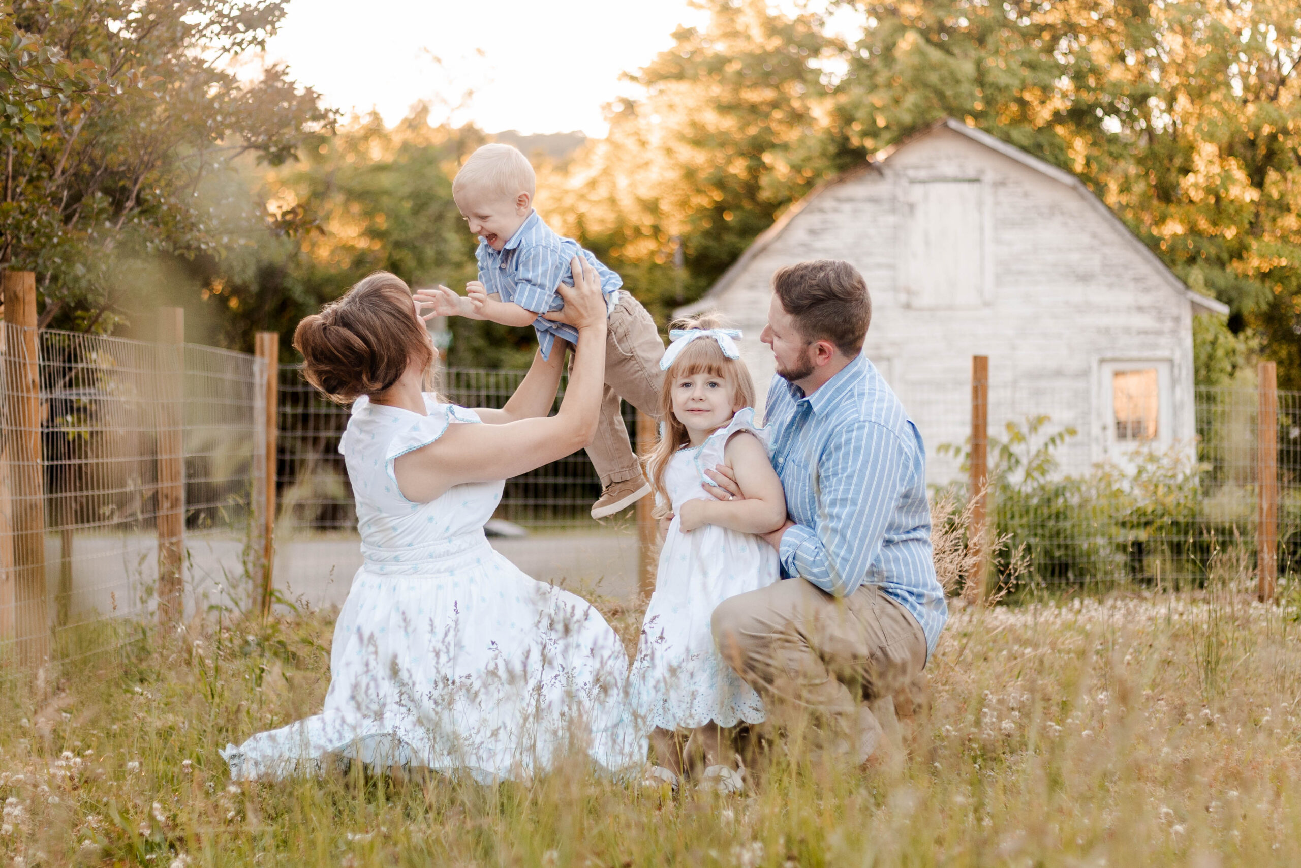 Fort Payne Farmhouse maternity session | North Alabama, Georgia, and Tennessee photographer